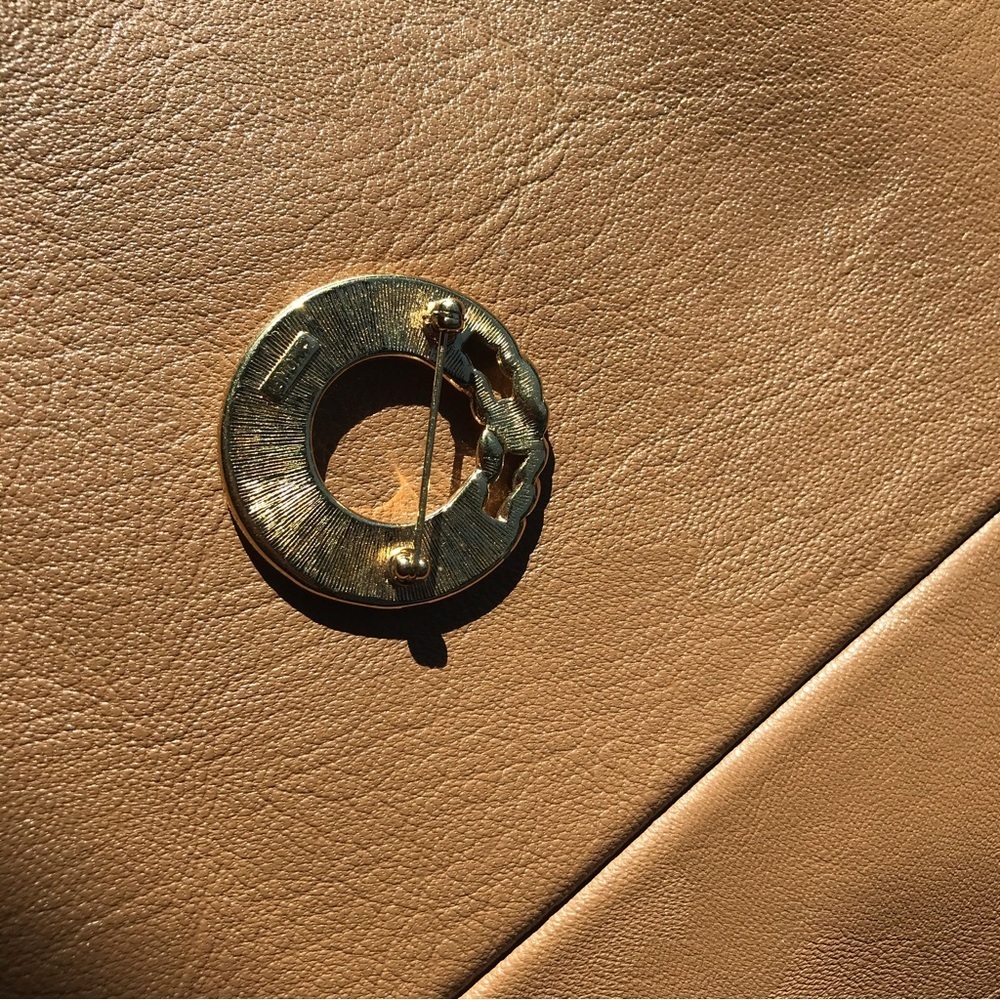 Vintage enamel brooch Monet Gold tone - Picture 7 of 7